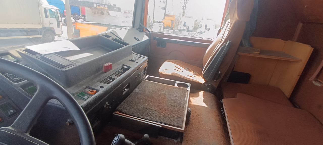 Vrachtwagen VOLVO F10: afbeelding 7