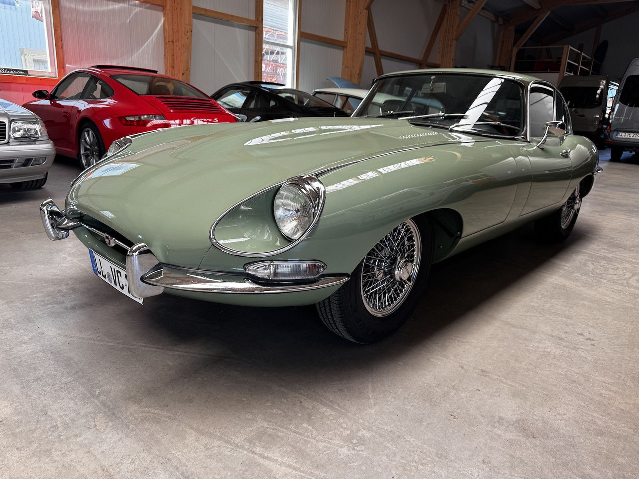 Jaguar E-Type 4.2 Litre Serie 1.5 FHC - Personenwagen: afbeelding 1 Jaguar E-Type 4.2 Litre Serie 1.5 FHC - Personenwagen: afbeelding 1