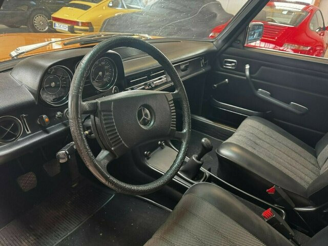 MERCEDES-BENZ 200 D/8 W115... - Sedan: afbeelding 5 MERCEDES-BENZ 200 D/8 W115... - Sedan: afbeelding 5