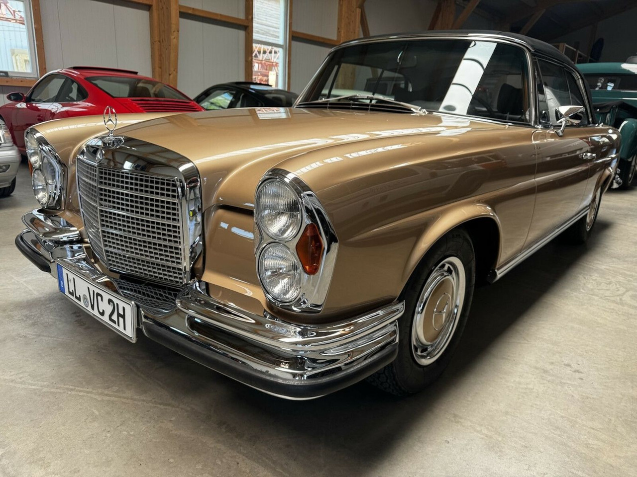 Mercedes-Benz 280 SE Cabrio W111 BRABUS-Classic Restauration - Personenwagen: afbeelding 3 Mercedes-Benz 280 SE Cabrio W111 BRABUS-Classic Restauration - Personenwagen: afbeelding 3