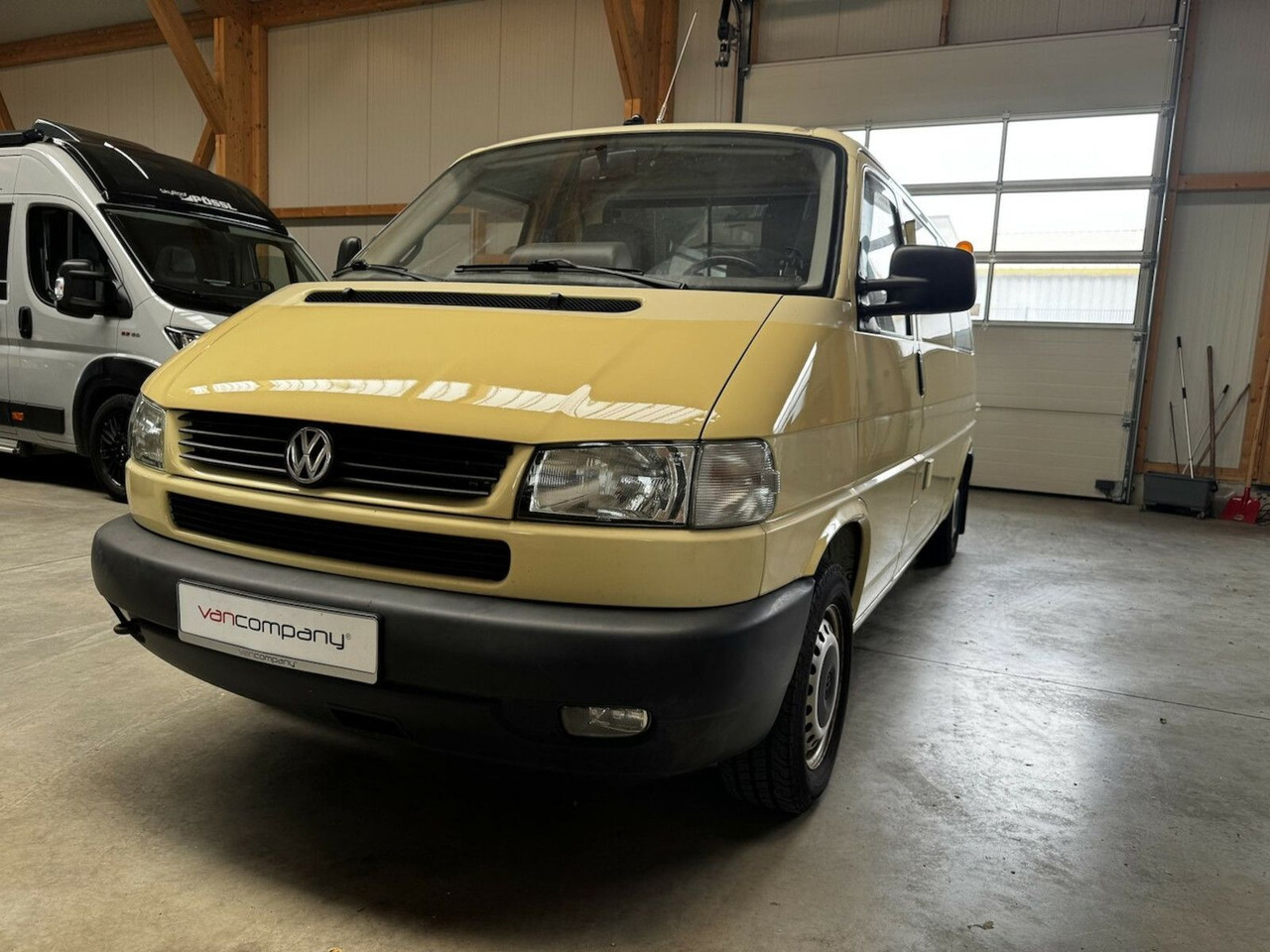 Volkswagen T4 2.5 TDI Syncro 4x4 lang 1. Hand! - Personenvervoer: afbeelding 1 Volkswagen T4 2.5 TDI Syncro 4x4 lang 1. Hand! - Personenvervoer: afbeelding 1