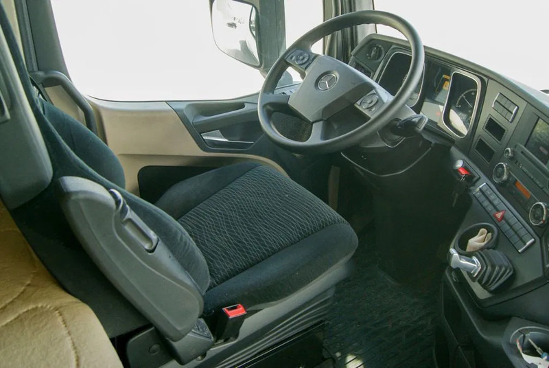 Interieur foto 1: Trekker Mercedes-Benz Actros 1848 LS | Leasing