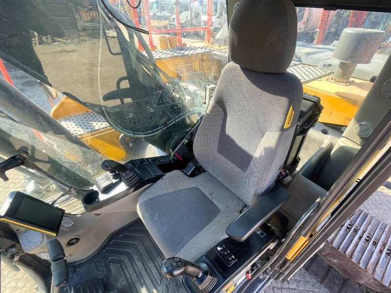 Leasing Volvo EC 220 EL 2016 TOPCON 3D GPS Volvo EC 220 EL 2016 TOPCON 3D GPS: afbeelding 8 Leasing Volvo EC 220 EL 2016 TOPCON 3D GPS Volvo EC 220 EL 2016 TOPCON 3D GPS: afbeelding 8