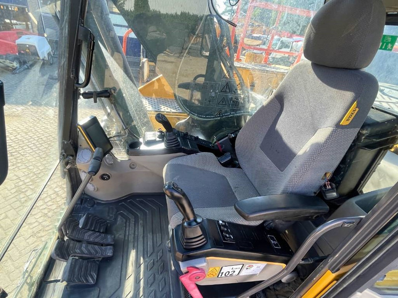 Leasing Volvo EC 220 EL 2016 TOPCON 3D GPS Volvo EC 220 EL 2016 TOPCON 3D GPS: afbeelding 7 Leasing Volvo EC 220 EL 2016 TOPCON 3D GPS Volvo EC 220 EL 2016 TOPCON 3D GPS: afbeelding 7