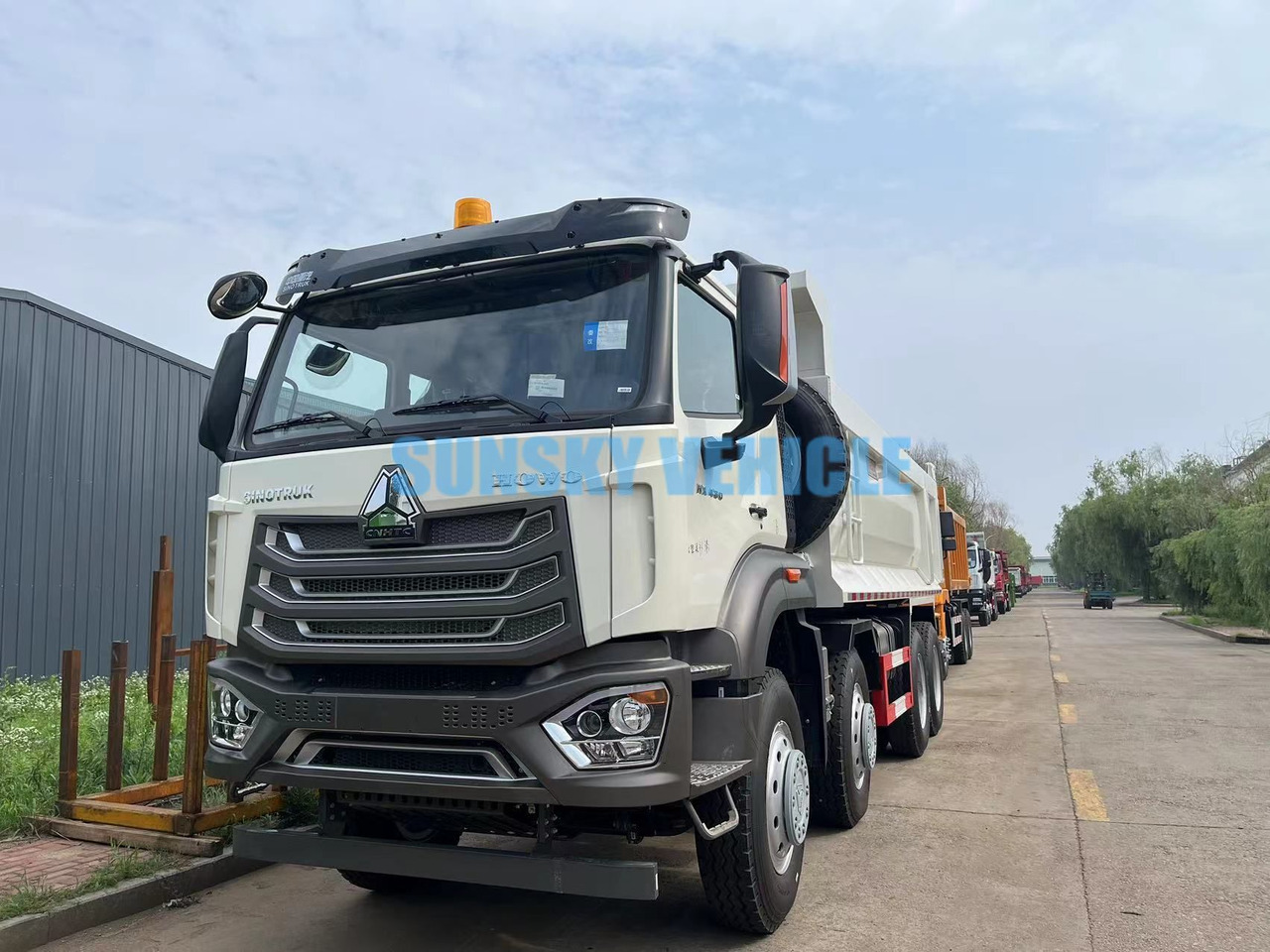 HOWO 8X4 dump truck - Kipper vrachtwagen: afbeelding 3 HOWO 8X4 dump truck - Kipper vrachtwagen: afbeelding 3