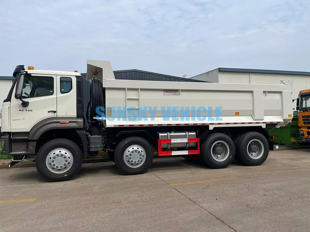 HOWO 8X4 dump truck - Kipper vrachtwagen: afbeelding 1 HOWO 8X4 dump truck - Kipper vrachtwagen: afbeelding 1