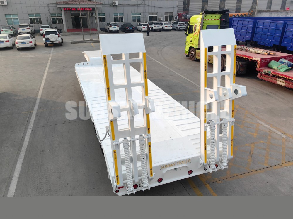 SUNSKY 3 Axle 40 Tons gooseneck lowbed trailer - Dieplader oplegger: afbeelding 4 SUNSKY 3 Axle 40 Tons gooseneck lowbed trailer - Dieplader oplegger: afbeelding 4