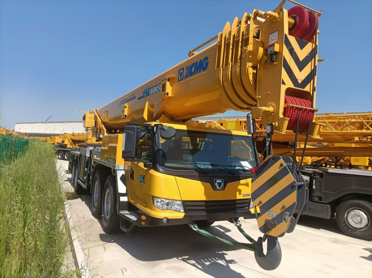 XCMG Factory 180 Ton Used QY180K5C Telescopic Boom Truck Mounted Crane Price List - Mobiele kraan: afbeelding 2 XCMG Factory 180 Ton Used QY180K5C Telescopic Boom Truck Mounted Crane Price List - Mobiele kraan: afbeelding 2