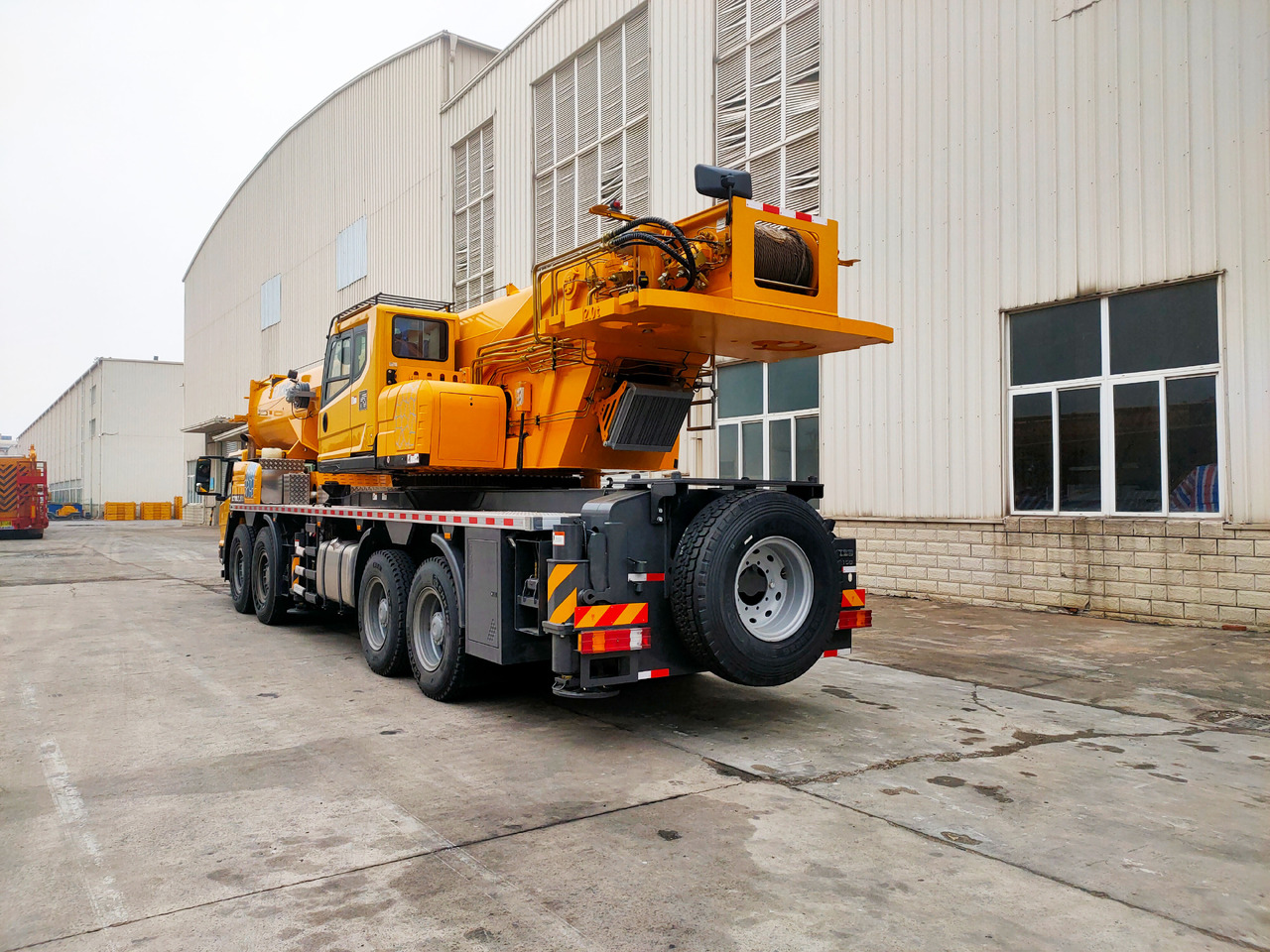 XCMG Factory Hydraulic Crane Telescopic Boom XCT100L7_1 Used 100 Ton Truck Crane For Sale - Mobiele kraan: afbeelding 3 XCMG Factory Hydraulic Crane Telescopic Boom XCT100L7_1 Used 100 Ton Truck Crane For Sale - Mobiele kraan: afbeelding 3