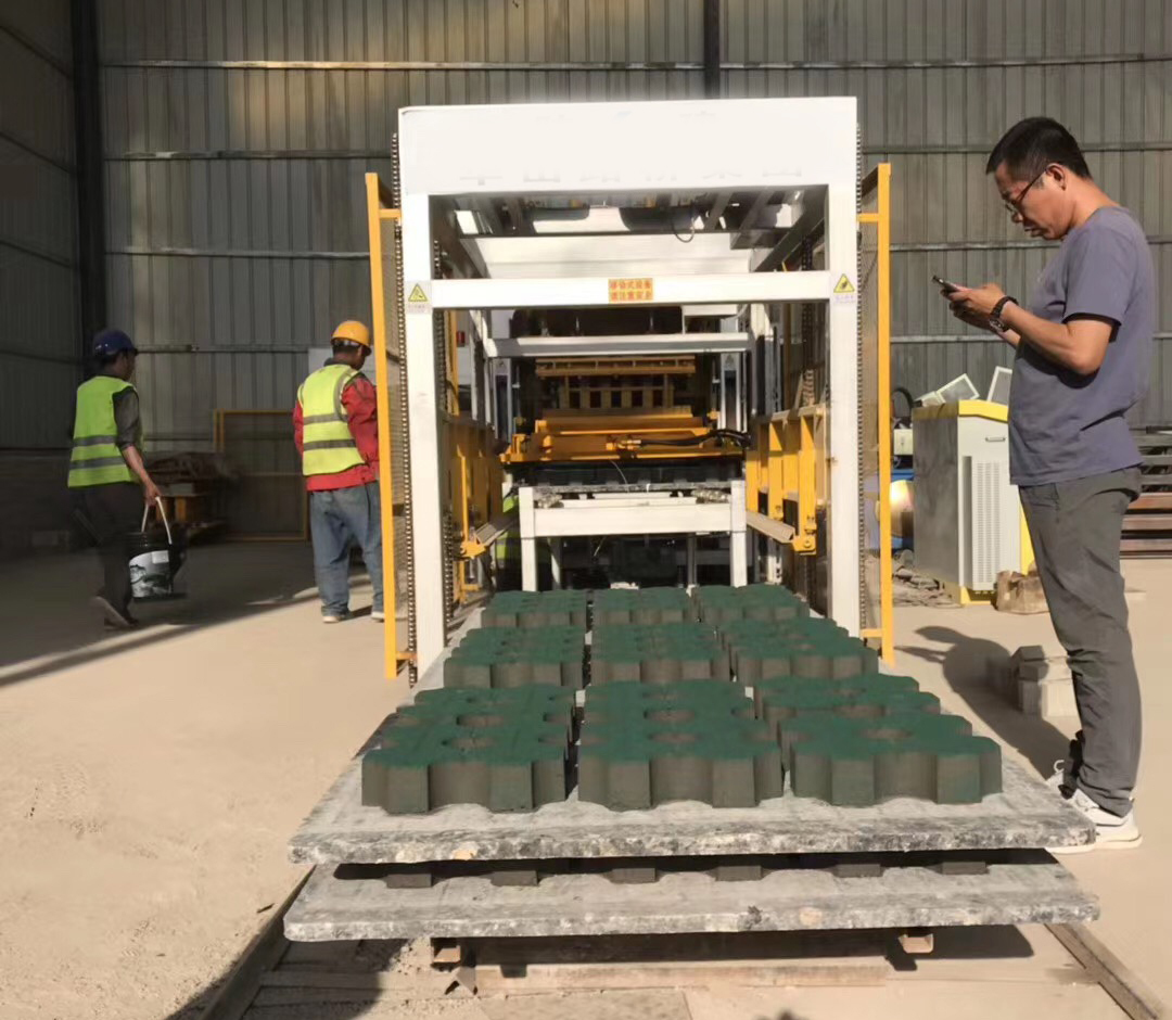 XCMG MM10-15 Hydraform Interlocking Brick Machine Block Making Machine in Nigeria Kenya South Africa - Betonblokmachine: afbeelding 2 XCMG MM10-15 Hydraform Interlocking Brick Machine Block Making Machine in Nigeria Kenya South Africa - Betonblokmachine: afbeelding 2