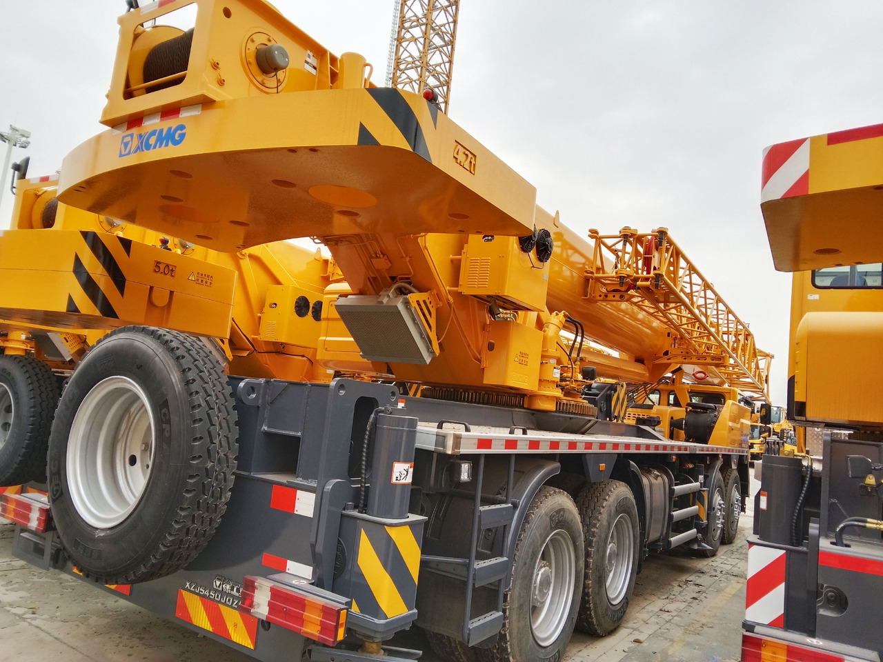 XCMG Manufacturer Second Hand Lorry Truck Crane QY55K5C_2 55 Ton Mobile Hydraulic Crane For Sale - Mobiele kraan: afbeelding 4 XCMG Manufacturer Second Hand Lorry Truck Crane QY55K5C_2 55 Ton Mobile Hydraulic Crane For Sale - Mobiele kraan: afbeelding 4