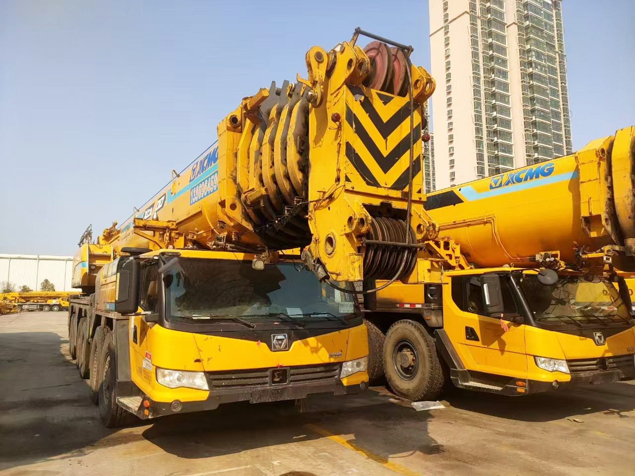 XCMG Manufacturer Used Mobile Hydraulic Truck Cranes XCA300 All Terrain Crane For Sale - Alle terrein kraan: afbeelding 3 XCMG Manufacturer Used Mobile Hydraulic Truck Cranes XCA300 All Terrain Crane For Sale - Alle terrein kraan: afbeelding 3