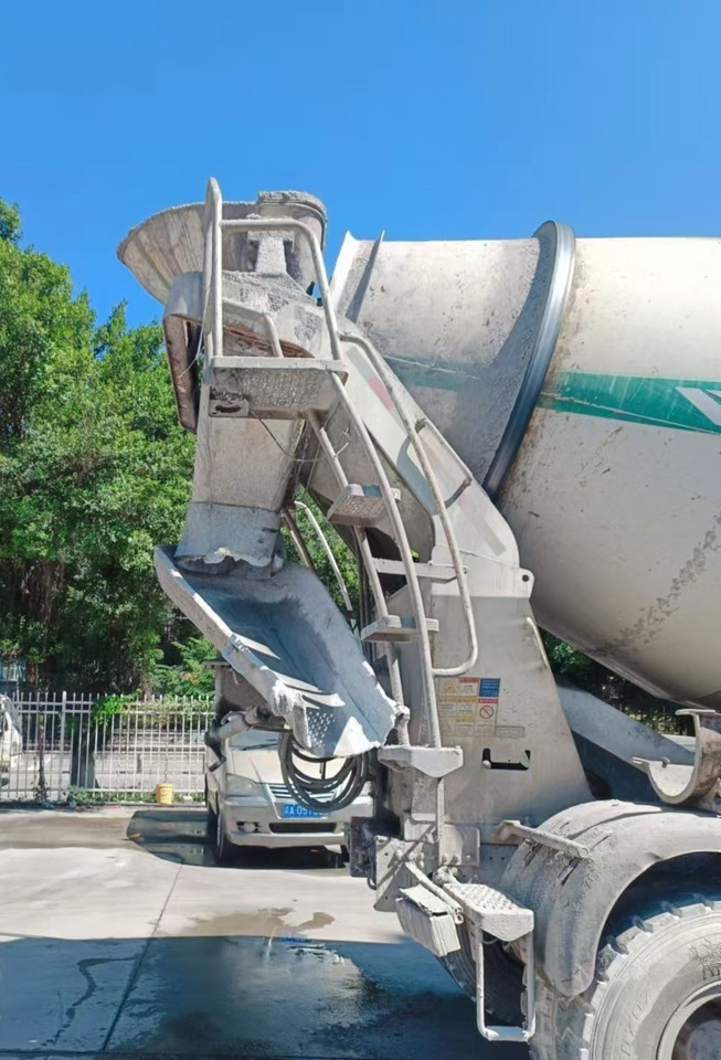 XCMG Official 12cbm Concrete Mixer Drum G4804D Used Mobile Concrete Mixers Truck For Sale - Betonmixer: afbeelding 5 XCMG Official 12cbm Concrete Mixer Drum G4804D Used Mobile Concrete Mixers Truck For Sale - Betonmixer: afbeelding 5