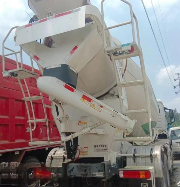 XCMG Official 12m³ Used Truck-mounted Concrete Mixer G4804B Diesel Concrete Mixer Trucks Hot Sale - Betonmixer: afbeelding 4 XCMG Official 12m³ Used Truck-mounted Concrete Mixer G4804B Diesel Concrete Mixer Trucks Hot Sale - Betonmixer: afbeelding 4