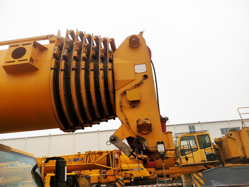 XCMG Official 130t Second Hand All Terrain Mobile Crane XCA130L8C Hydraulic Arm Crane Price List - Alle terrein kraan: afbeelding 5 XCMG Official 130t Second Hand All Terrain Mobile Crane XCA130L8C Hydraulic Arm Crane Price List - Alle terrein kraan: afbeelding 5