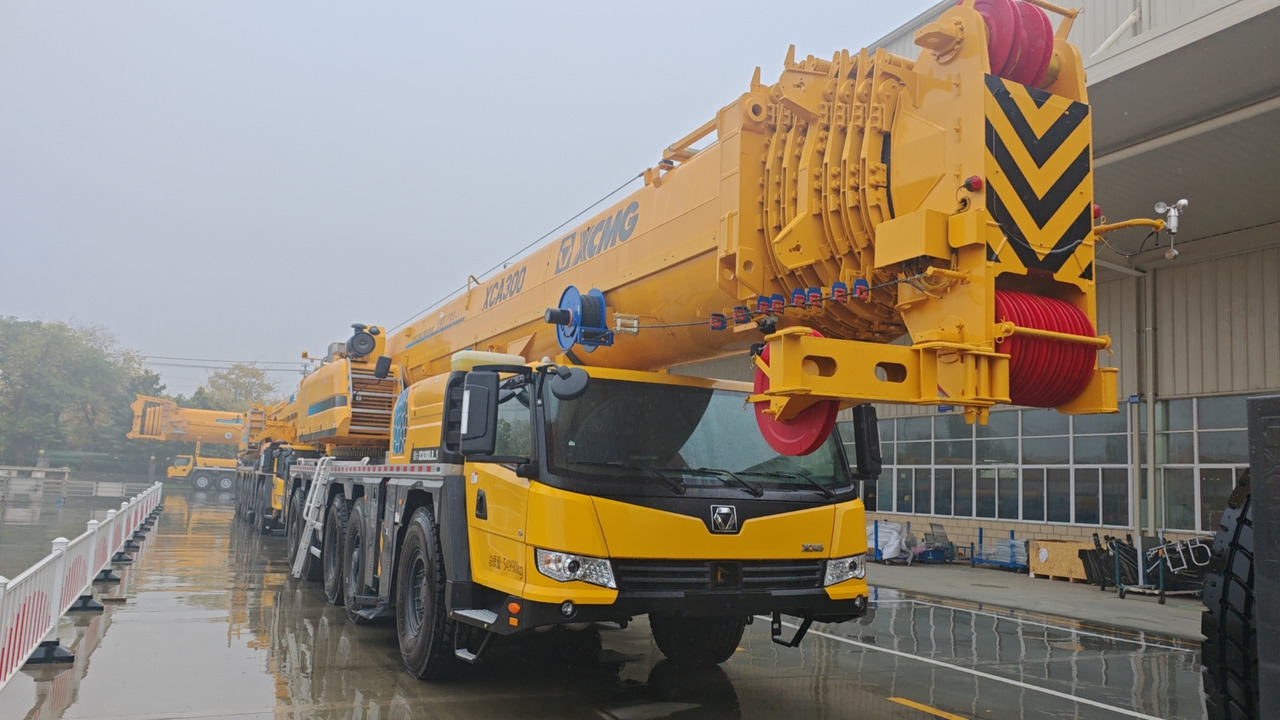 XCMG Official 2024 Year Pick Up Truck Crane 300t XCA300L8_1 Mobile All Terrain Crane Price - Alle terrein kraan: afbeelding 2 XCMG Official 2024 Year Pick Up Truck Crane 300t XCA300L8_1 Mobile All Terrain Crane Price - Alle terrein kraan: afbeelding 2