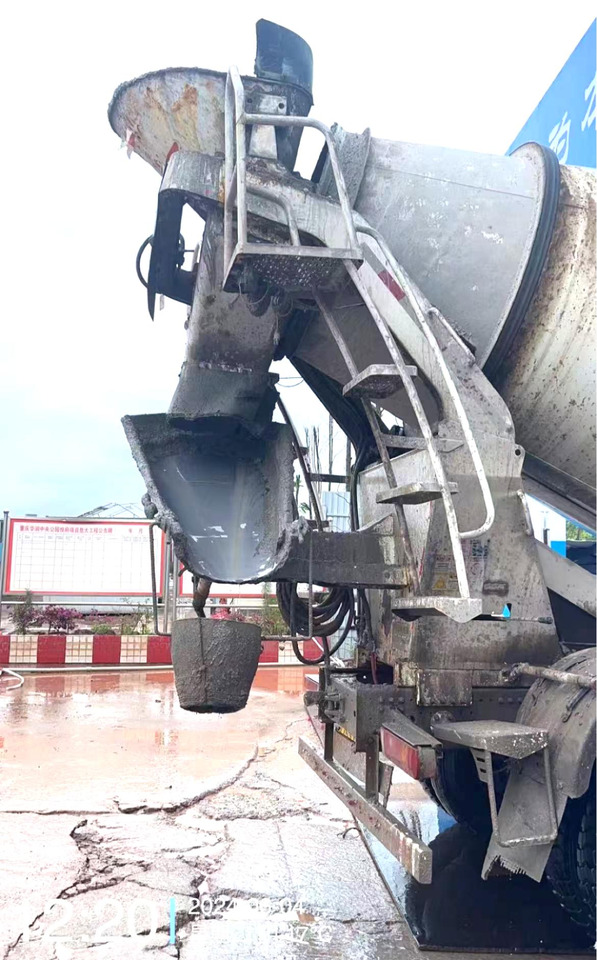 XCMG Official Concrete Machinery Mixer 12m³ G4804B Used Concrete Mixer Truck - Betonmixer: afbeelding 5 XCMG Official Concrete Machinery Mixer 12m³ G4804B Used Concrete Mixer Truck - Betonmixer: afbeelding 5