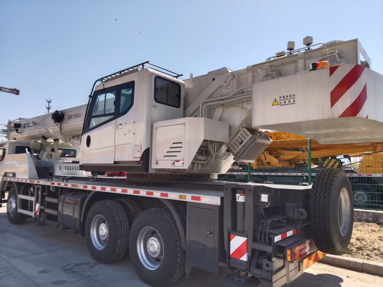 XCMG Official Construction Mini Mobile Crane QY30_TW 30 ton Used Small Hydraulic Crane Price - Mobiele kraan: afbeelding 4 XCMG Official Construction Mini Mobile Crane QY30_TW 30 ton Used Small Hydraulic Crane Price - Mobiele kraan: afbeelding 4