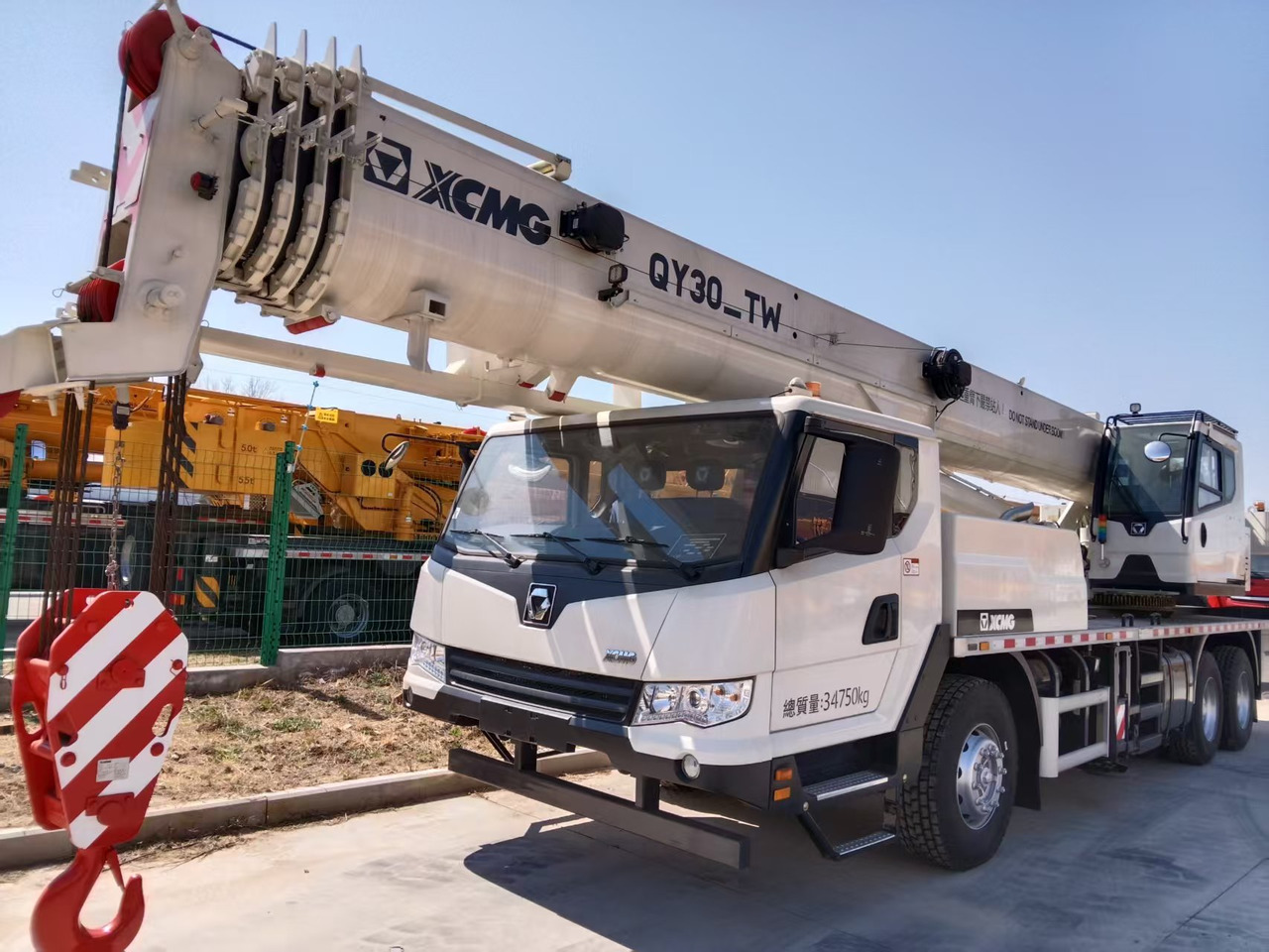 XCMG Official Construction Mini Mobile Crane QY30_TW 30 ton Used Small Hydraulic Crane Price - Mobiele kraan: afbeelding 5 XCMG Official Construction Mini Mobile Crane QY30_TW 30 ton Used Small Hydraulic Crane Price - Mobiele kraan: afbeelding 5