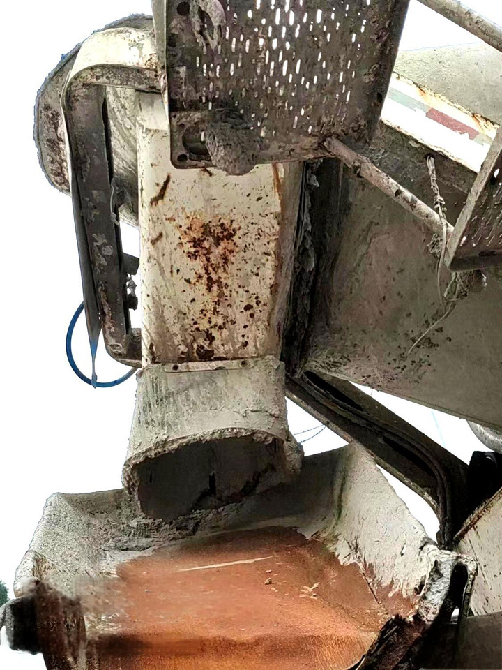 XCMG Official G4804B 12cubic Used Hydraulic Diesel Concrete Mixer Truck Second Hand Cement Mixers Sale - Betonmixer: afbeelding 5 XCMG Official G4804B 12cubic Used Hydraulic Diesel Concrete Mixer Truck Second Hand Cement Mixers Sale - Betonmixer: afbeelding 5