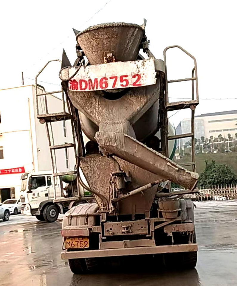 XCMG Official G4804B Second Hand Mobile Concrete Mixer Truck 12m³ Construction Cement Mixer - Betonmixer: afbeelding 5 XCMG Official G4804B Second Hand Mobile Concrete Mixer Truck 12m³ Construction Cement Mixer - Betonmixer: afbeelding 5