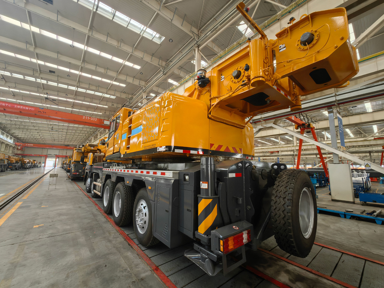 XCMG Official Mobile Crane Machine XCT110 110t Used Truck Crane For Sale - Mobiele kraan: afbeelding 2 XCMG Official Mobile Crane Machine XCT110 110t Used Truck Crane For Sale - Mobiele kraan: afbeelding 2