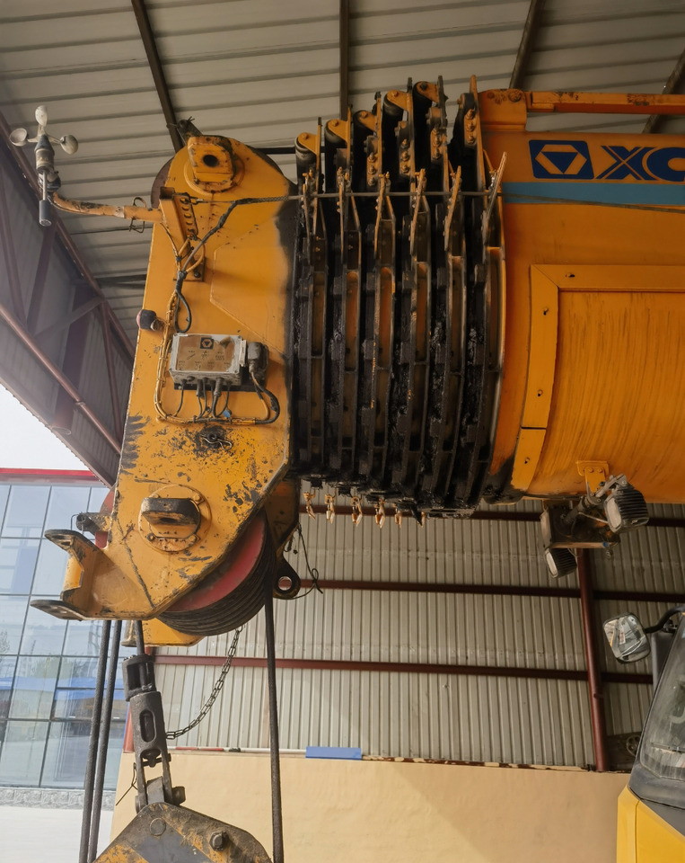 XCMG Official Second Hand 220 Ton Mobile Crane XCA220 Lifting All Terrain Crane Cheap Price - Alle terrein kraan: afbeelding 3 XCMG Official Second Hand 220 Ton Mobile Crane XCA220 Lifting All Terrain Crane Cheap Price - Alle terrein kraan: afbeelding 3