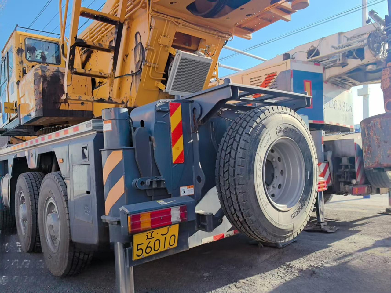 XCMG Official Second Hand Pickup Truck Crane XCA130L8C 130Ton Used All Terrain Cranes Hot Sale - Alle terrein kraan: afbeelding 2 XCMG Official Second Hand Pickup Truck Crane XCA130L8C 130Ton Used All Terrain Cranes Hot Sale - Alle terrein kraan: afbeelding 2