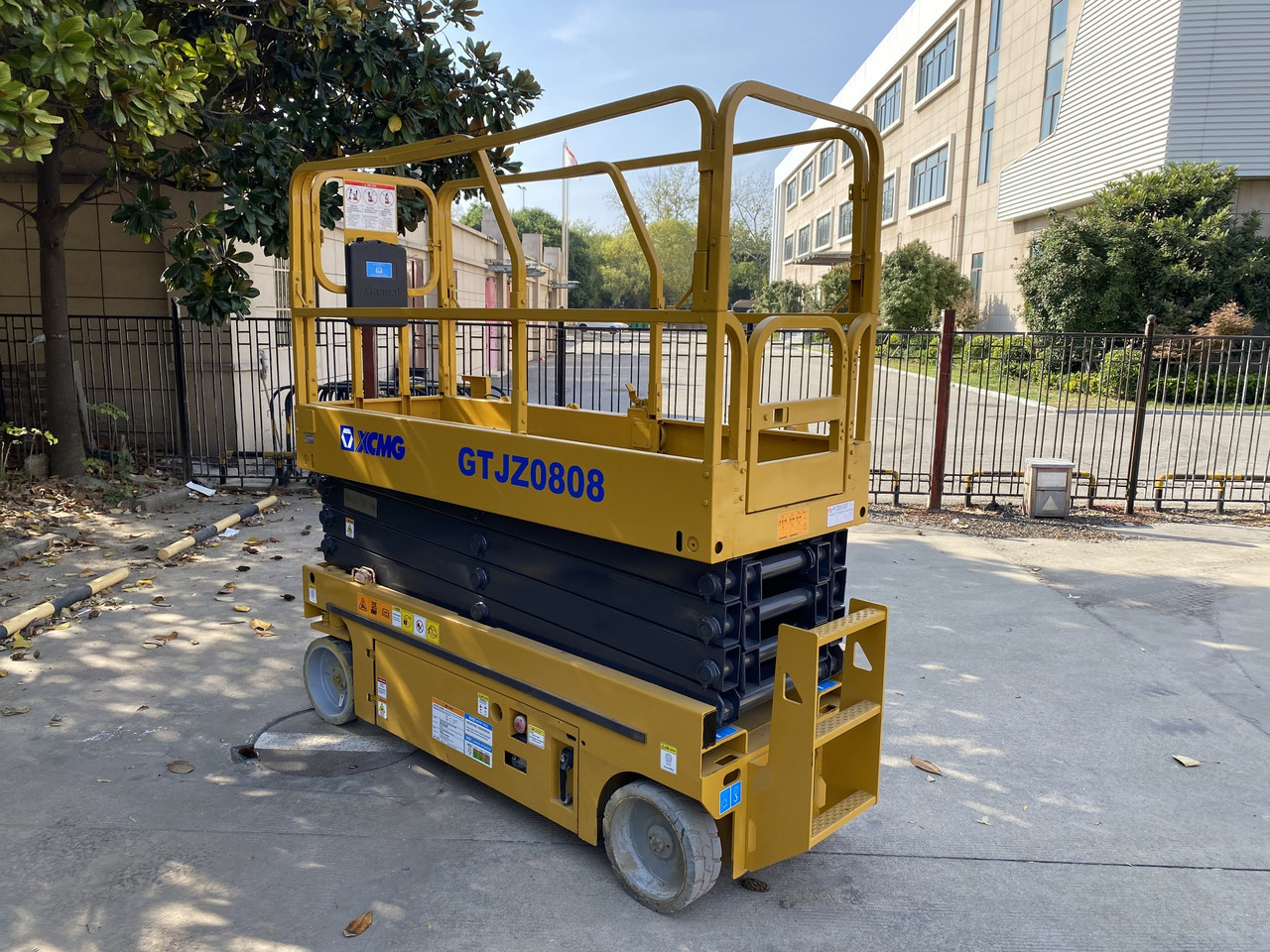 XCMG Official Used Aerial Work Platform Lift GTJZ0808 8m Hydraulic Scissor Lift Price - Schaarlift: afbeelding 2 XCMG Official Used Aerial Work Platform Lift GTJZ0808 8m Hydraulic Scissor Lift Price - Schaarlift: afbeelding 2