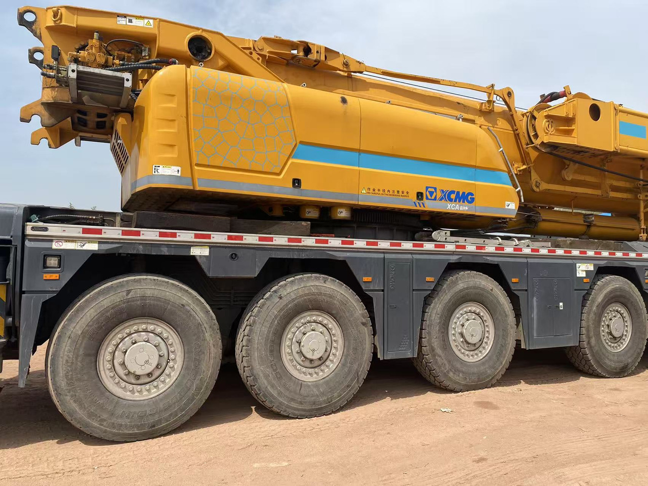 XCMG Official Used All Terrain Crane XCA300-1 300 Ton Mobile Crane Price - Alle terrein kraan: afbeelding 5 XCMG Official Used All Terrain Crane XCA300-1 300 Ton Mobile Crane Price - Alle terrein kraan: afbeelding 5
