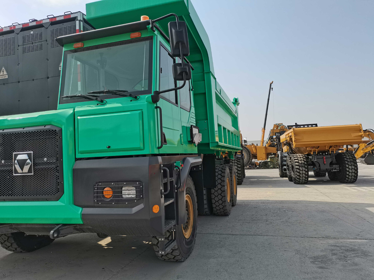 XCMG Official Used Dump Trucks 6x4 XDR80TE 72 Ton China Tipper Trucks For Sale - Kiepwagen: afbeelding 2 XCMG Official Used Dump Trucks 6x4 XDR80TE 72 Ton China Tipper Trucks For Sale - Kiepwagen: afbeelding 2