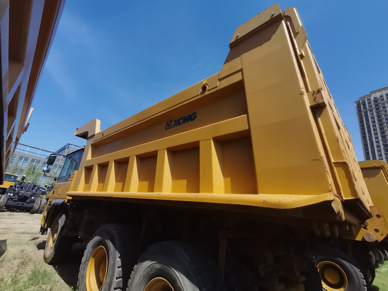 XCMG Official XDR80T 70 Ton 6x4 Dump Tuck Used Tipper Dump Truck Price - Kiepwagen: afbeelding 3 XCMG Official XDR80T 70 Ton 6x4 Dump Tuck Used Tipper Dump Truck Price - Kiepwagen: afbeelding 3