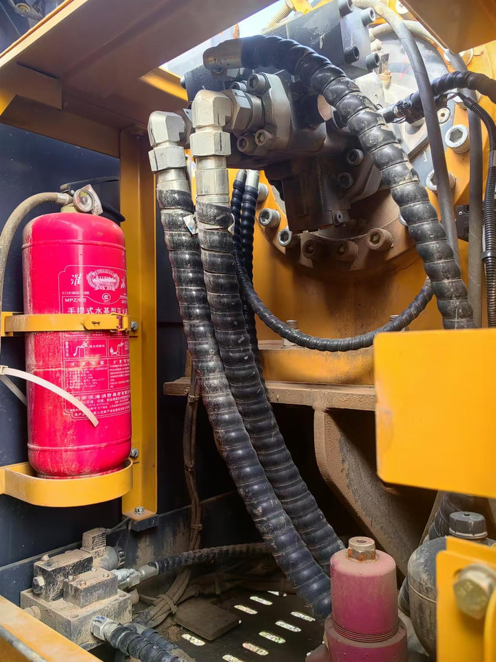 XCMG Official XR160E 56m Depth Hydraulic Borehole Drilling Rig Machine Rotary Piling - Boormachine: afbeelding 5 XCMG Official XR160E 56m Depth Hydraulic Borehole Drilling Rig Machine Rotary Piling - Boormachine: afbeelding 5