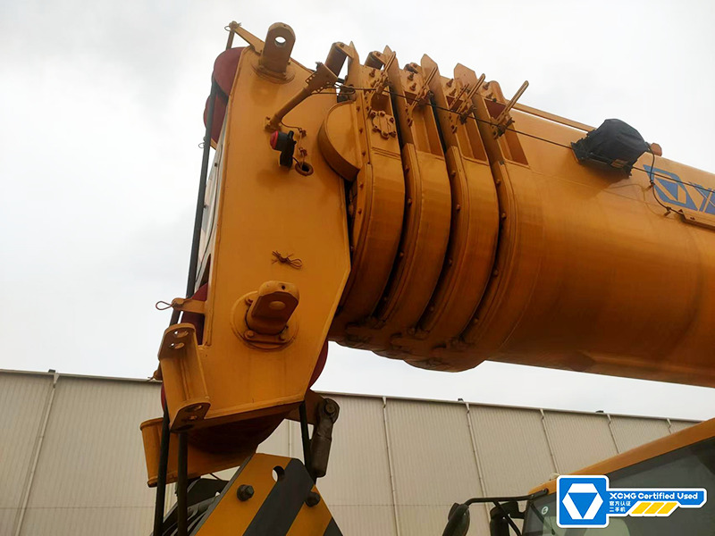 XCMG QY180K5C 180ton second hand truck crane for sale - Mobiele kraan: afbeelding 3 XCMG QY180K5C 180ton second hand truck crane for sale - Mobiele kraan: afbeelding 3
