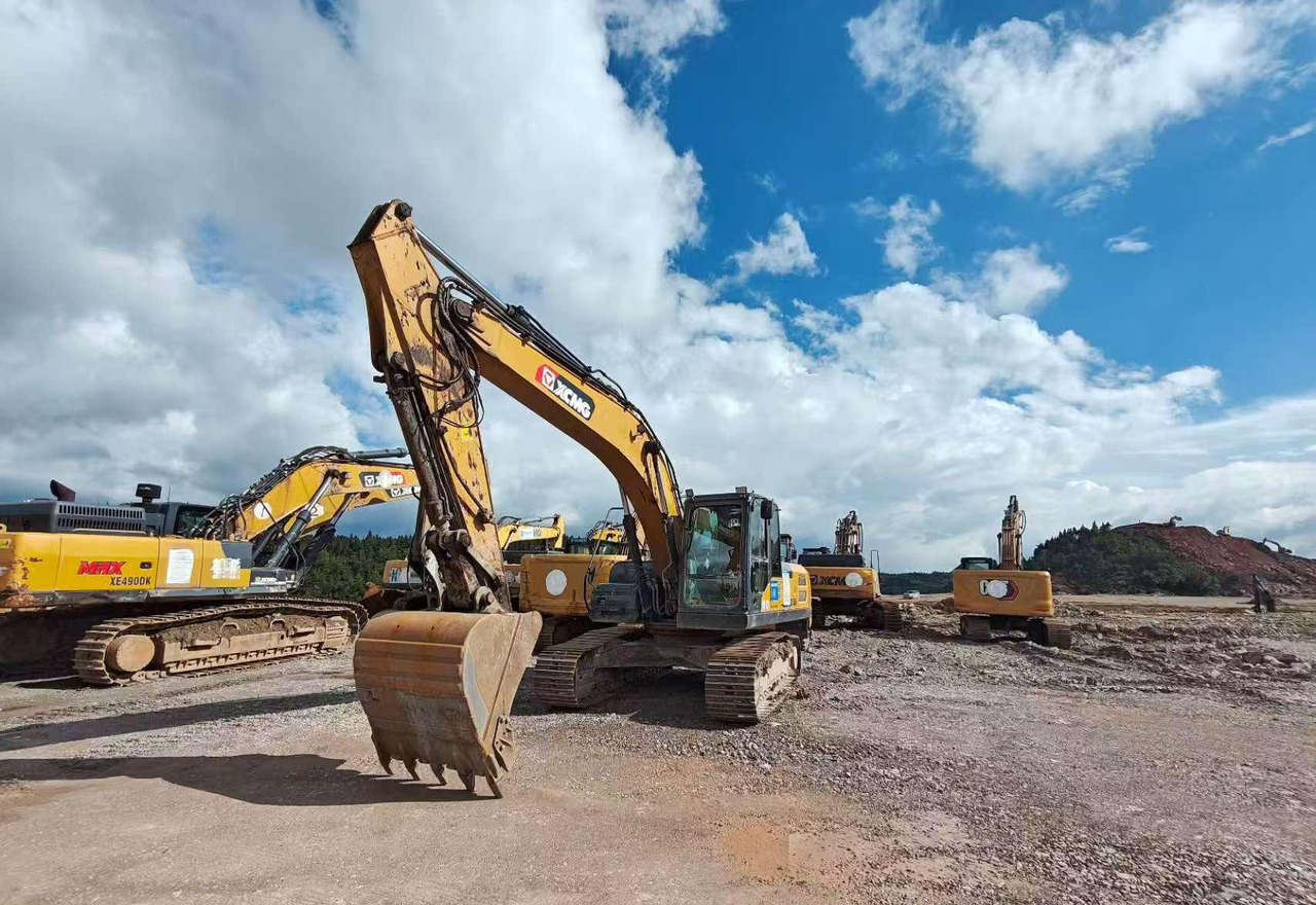 XCMG XE215DA hot sale used excavator hydraulic 21ton price - Rupsgraafmachine: afbeelding 2 XCMG XE215DA hot sale used excavator hydraulic 21ton price - Rupsgraafmachine: afbeelding 2