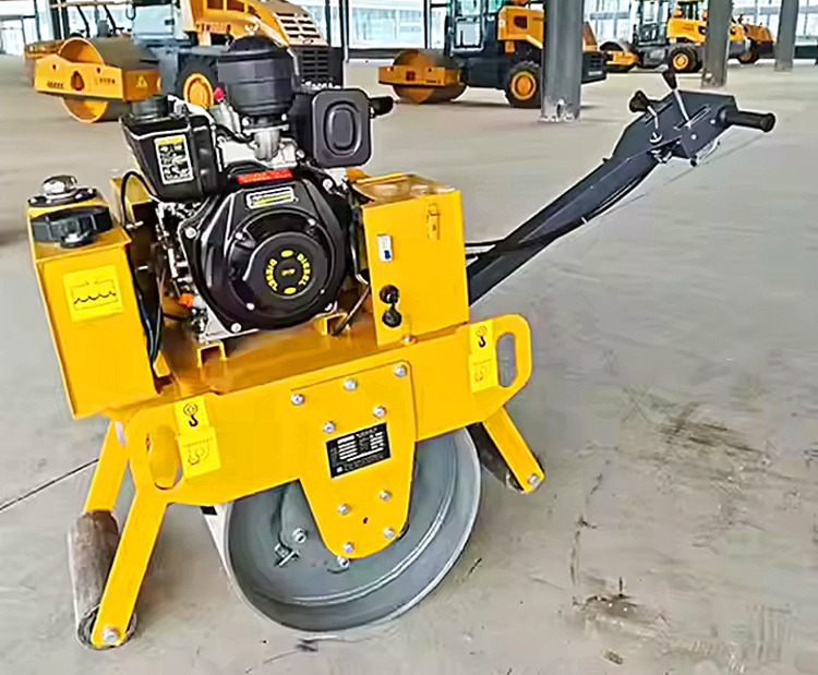 XCMG XMR040 small hand light hydraulic road roller for sale - Kleine wals: afbeelding 2 XCMG XMR040 small hand light hydraulic road roller for sale - Kleine wals: afbeelding 2