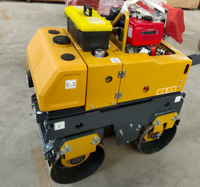 XCMG XMR083 light mini double drum 1 ton vibratory compactor - Kleine wals: afbeelding 4 XCMG XMR083 light mini double drum 1 ton vibratory compactor - Kleine wals: afbeelding 4
