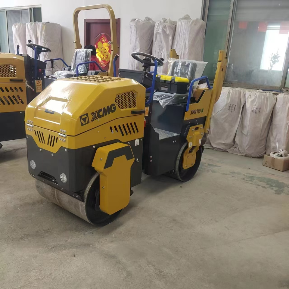 XCMG XMR110 1ton samll road roller hydraulic vibratory compator price - Kleine wals: afbeelding 2 XCMG XMR110 1ton samll road roller hydraulic vibratory compator price - Kleine wals: afbeelding 2