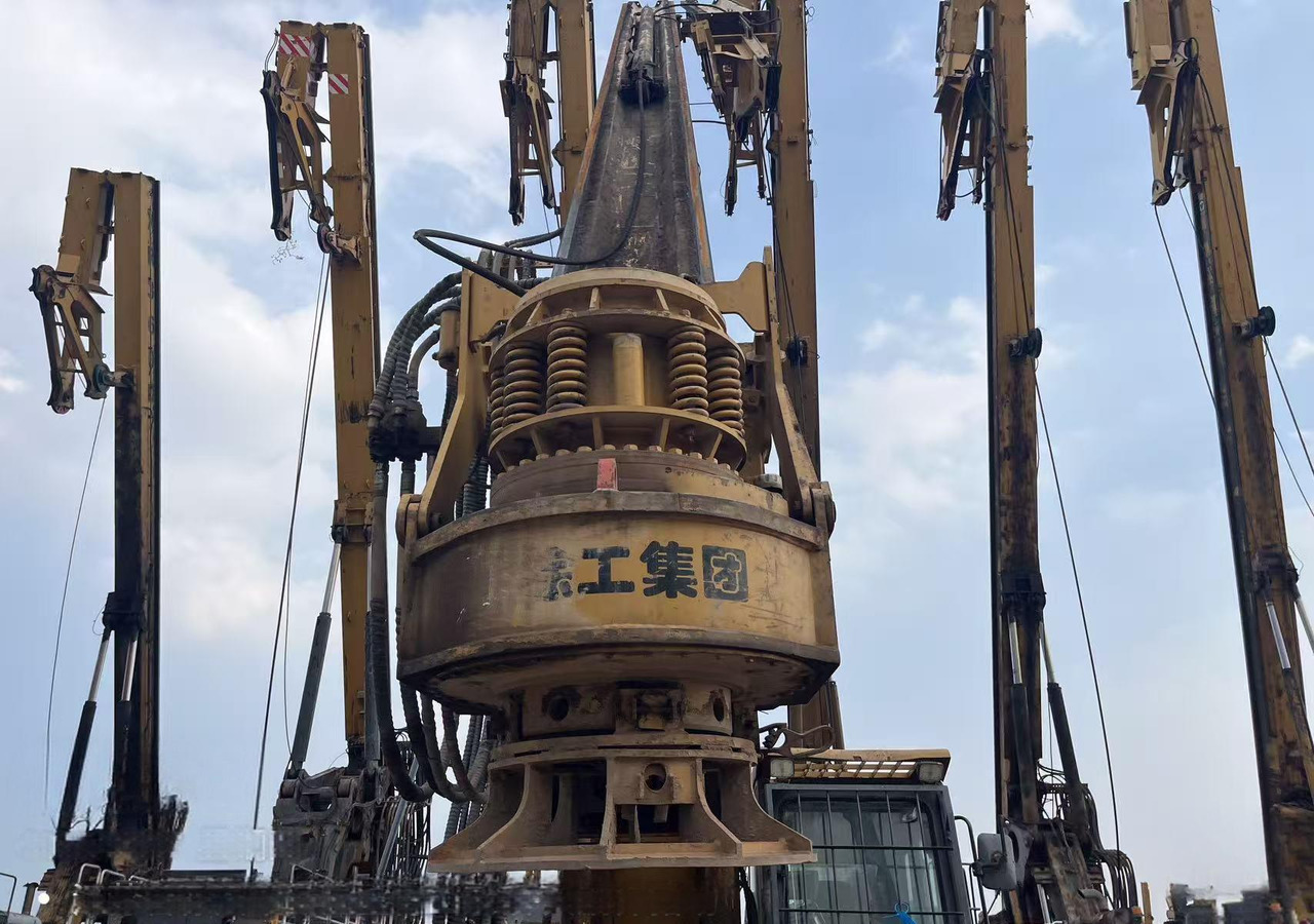 XCMG XR180D used rotary drilling rig machine for sale - Boormachine: afbeelding 4 XCMG XR180D used rotary drilling rig machine for sale - Boormachine: afbeelding 4