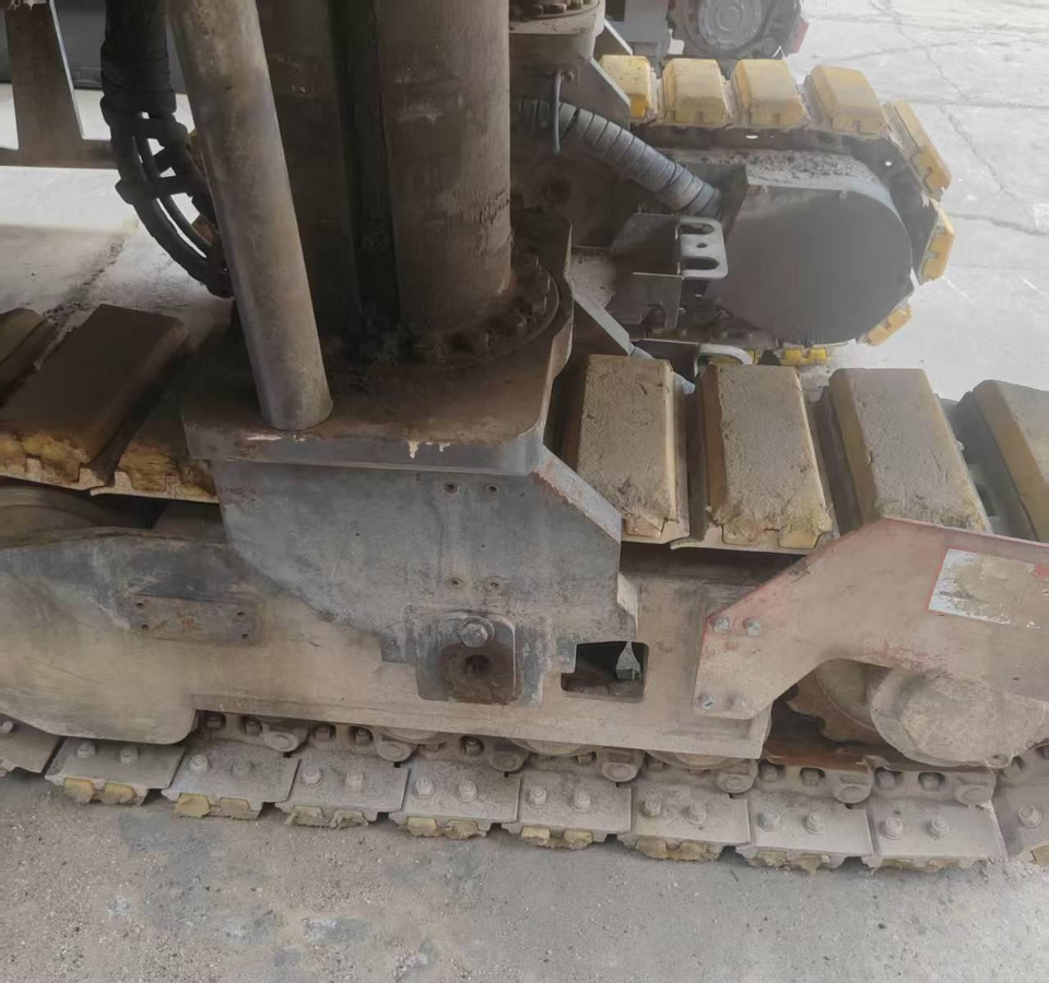 XCMG certified used cold milling planer machine XM200KⅡfor sale - Asfaltfrees: afbeelding 4 XCMG certified used cold milling planer machine XM200KⅡfor sale - Asfaltfrees: afbeelding 4