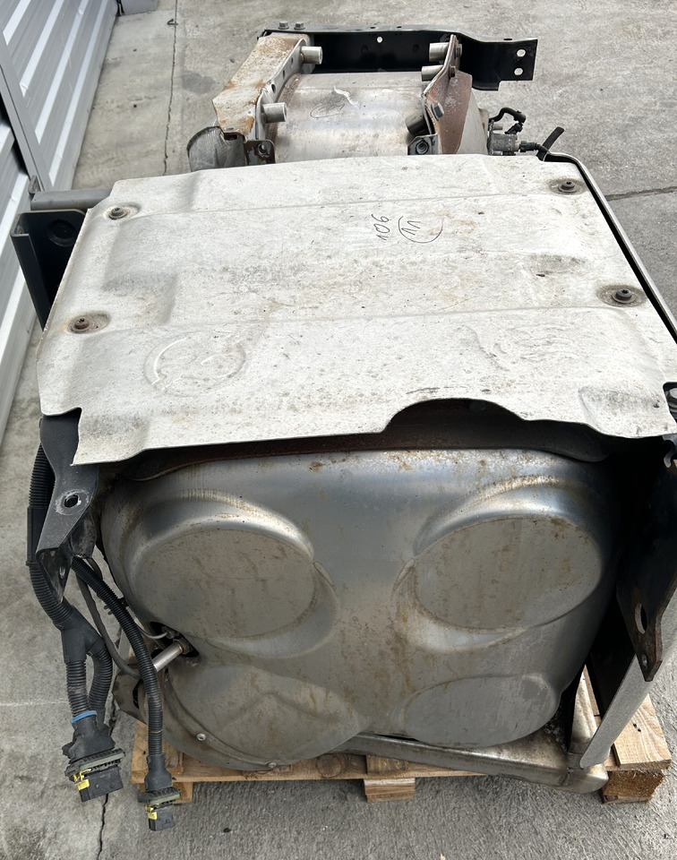 DAF CATALYTIC CONVERTER FOR DAF XF 106 BDF - Katalysator: afbeelding 2 DAF CATALYTIC CONVERTER FOR DAF XF 106 BDF - Katalysator: afbeelding 2