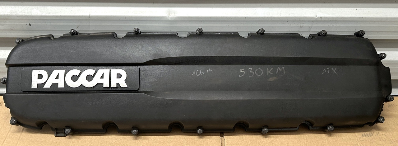 DAF ENGINE VALVE COVER + SPACER FRAME XF 106 - Cilinderkop: afbeelding 2 DAF ENGINE VALVE COVER + SPACER FRAME XF 106 - Cilinderkop: afbeelding 2