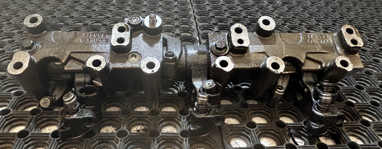 DAF VALVE LEVER ARMS KEYBOARD MX XF 480 - Klep: afbeelding 2 DAF VALVE LEVER ARMS KEYBOARD MX XF 480 - Klep: afbeelding 2