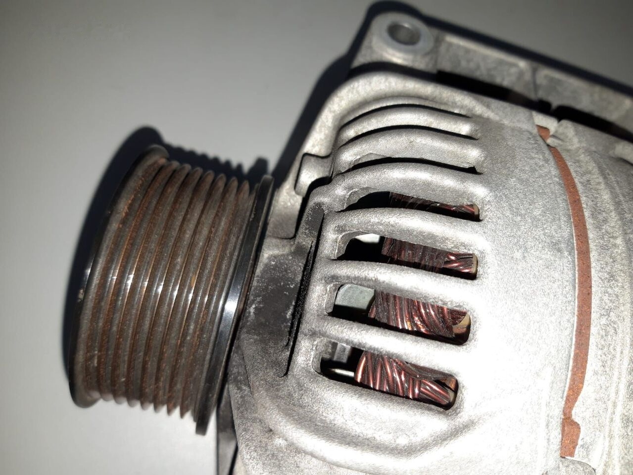 DAF XF 106 1976289 DAF XF 106 - Dynamo voor Vrachtwagen: afbeelding 2 DAF XF 106 1976289 DAF XF 106 - Dynamo voor Vrachtwagen: afbeelding 2