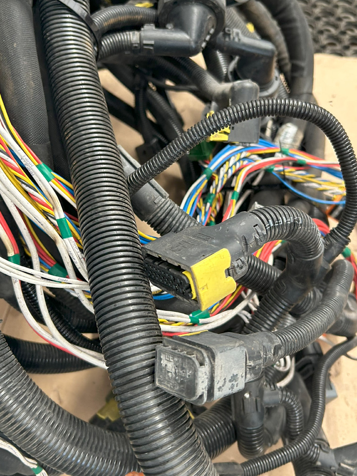 DAF XF 106 CHASSIS MAIN ELECTRICAL HARNESS - Kabels/ Draden: afbeelding 4 DAF XF 106 CHASSIS MAIN ELECTRICAL HARNESS - Kabels/ Draden: afbeelding 4
