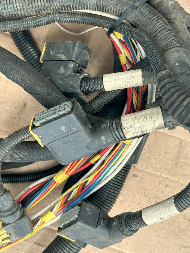 DAF XF 106 TRAILER SOCKET ELECTRICAL HARNESS - Kabels/ Draden: afbeelding 2 DAF XF 106 TRAILER SOCKET ELECTRICAL HARNESS - Kabels/ Draden: afbeelding 2