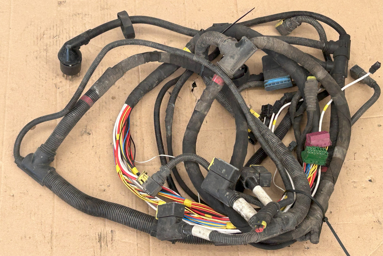 DAF XF 106 TRAILER SOCKET ELECTRICAL HARNESS - Kabels/ Draden: afbeelding 1 DAF XF 106 TRAILER SOCKET ELECTRICAL HARNESS - Kabels/ Draden: afbeelding 1