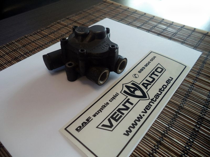 DAF ZF Kraftstoffpumpe ZF 7018955150 DAF XF 105 truck - Brandstofpomp voor Vrachtwagen: afbeelding 2 DAF ZF Kraftstoffpumpe ZF 7018955150 DAF XF 105 truck - Brandstofpomp voor Vrachtwagen: afbeelding 2