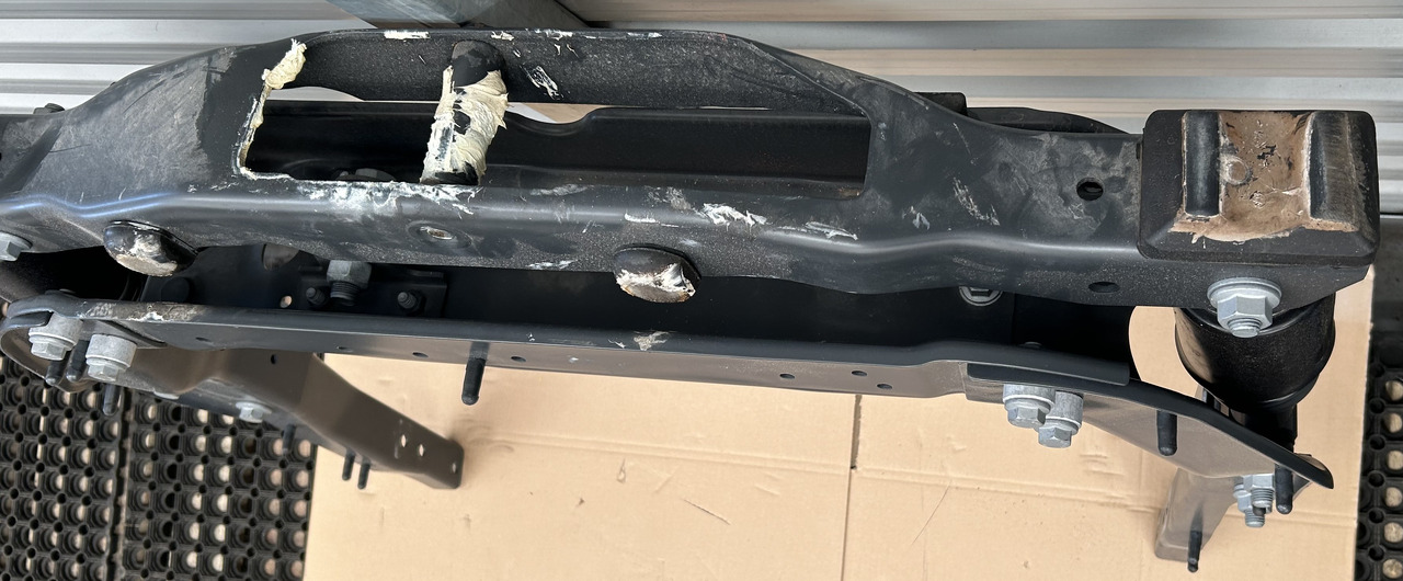 IVECO CABIN SUSPENSION REAR WITH SHOCK ABSORBERS S-WAY BRAND NEW - Cabinevering: afbeelding 1 IVECO CABIN SUSPENSION REAR WITH SHOCK ABSORBERS S-WAY BRAND NEW - Cabinevering: afbeelding 1