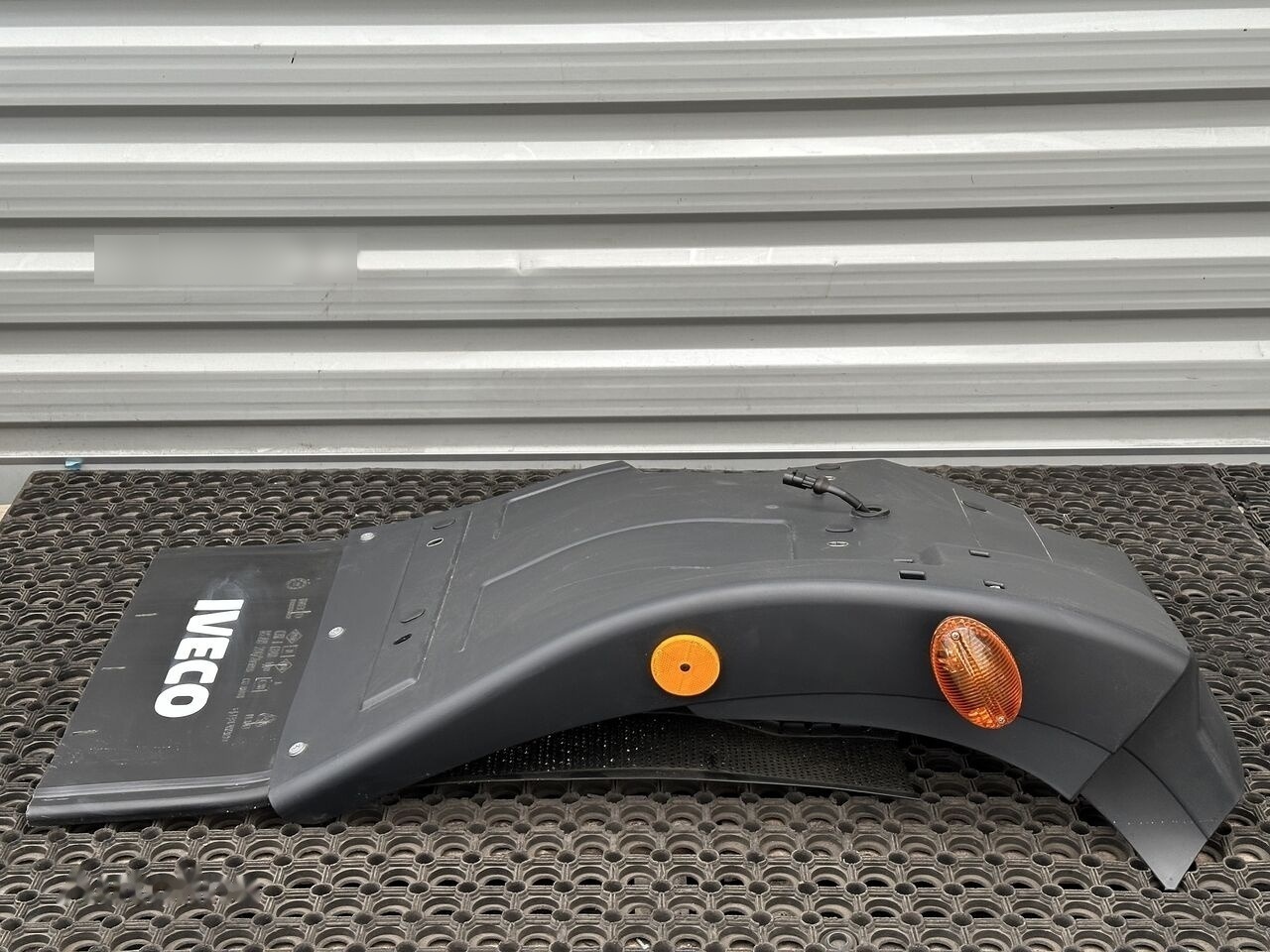 IVECO EUROCARGO 5801551254 IVECO 5801551254 R - Fender voor Vrachtwagen: afbeelding 2 IVECO EUROCARGO 5801551254 IVECO 5801551254 R - Fender voor Vrachtwagen: afbeelding 2